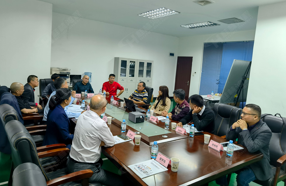 廣西塑料行業(yè)協(xié)會(huì)一行蒞臨桂林鴻程參觀指導(dǎo)！